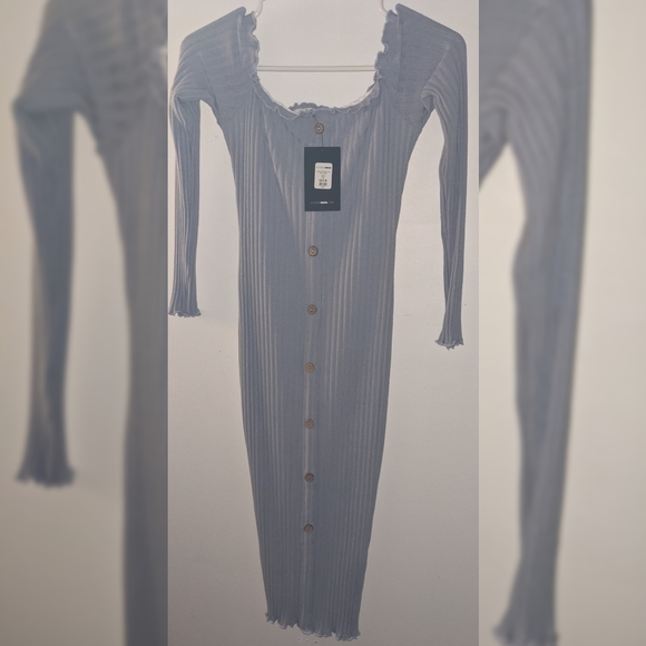 Off shoulder Dress in Baby Blue - Picture 3 of 6